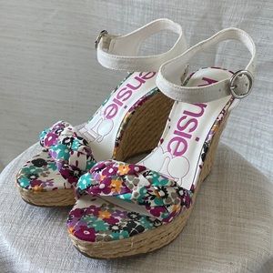 Kensie Girl Wedges 7.5M *LAST CHANCE*